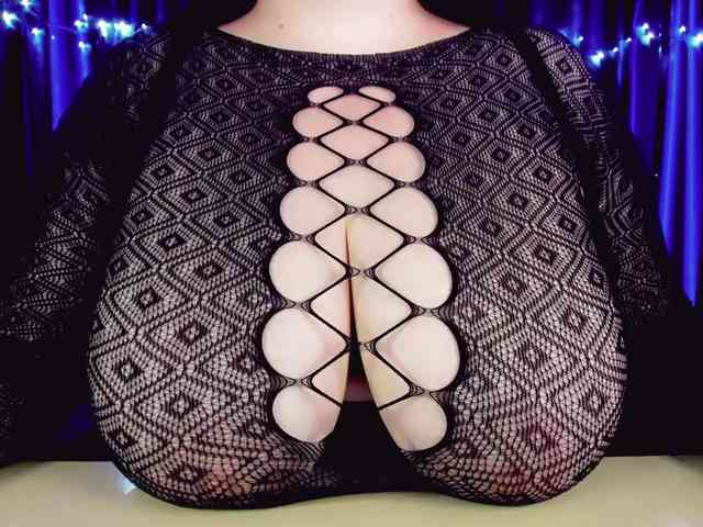 BustyDelight webcam