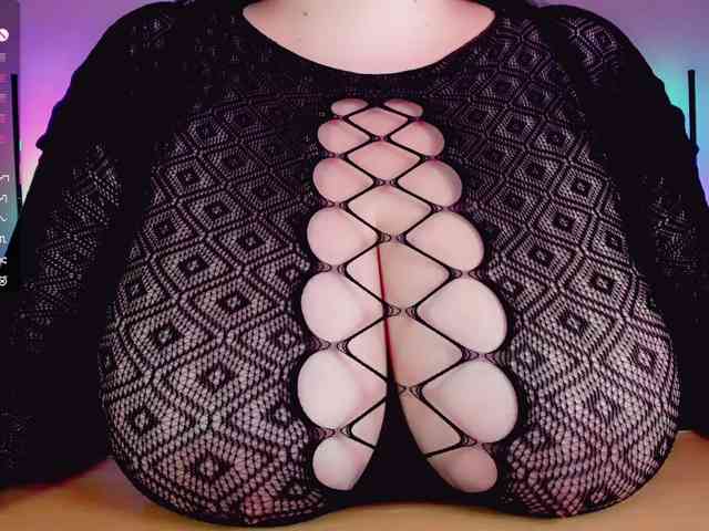 BustyDelight webcam