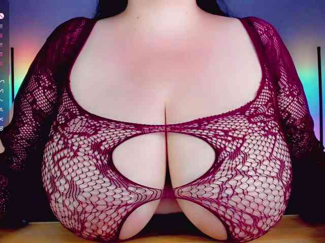 BustyDelight webcam