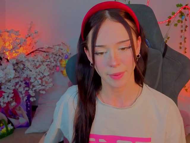 adet1a's BongaCams show and profile