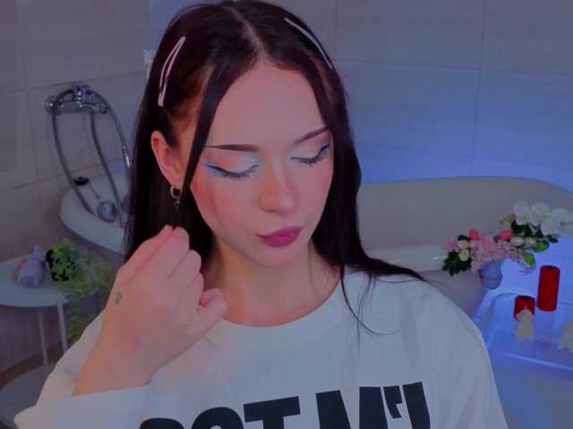 adet1a's BongaCams show and profile