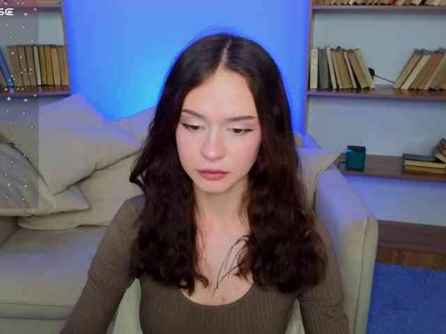 Модель: Adetta