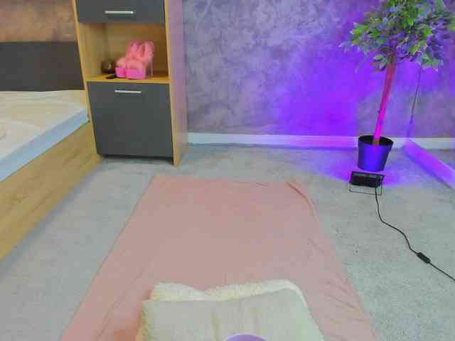 BiaBlondex webcam