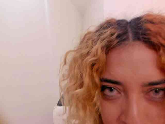 amber-yours webcam