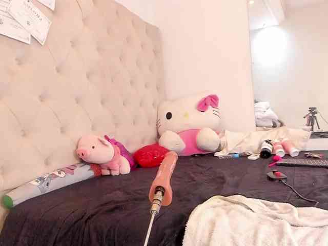 amber-yours webcam
