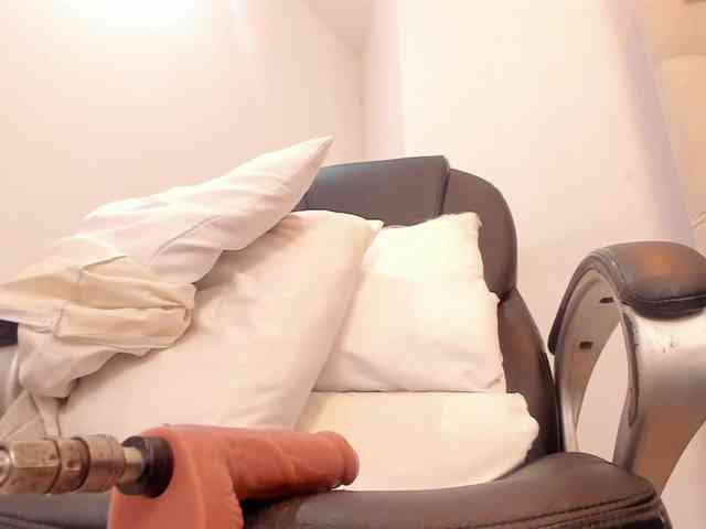 amber-yours webcam