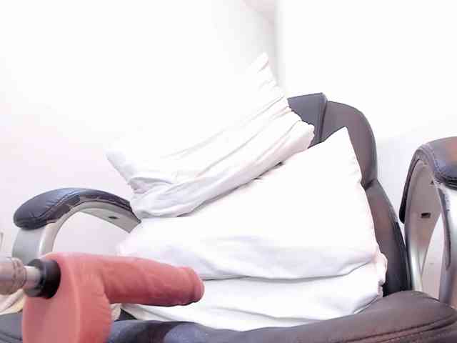 amber-yours webcam