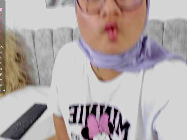 sexy striptease Azaharaa