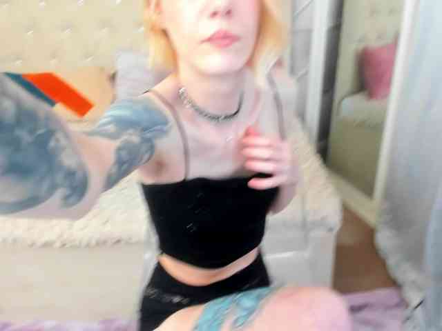 VikkaContessa webcam