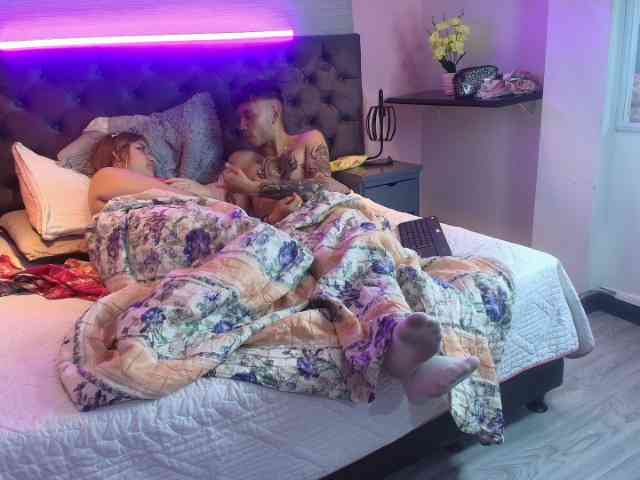 MidniightLove webcam