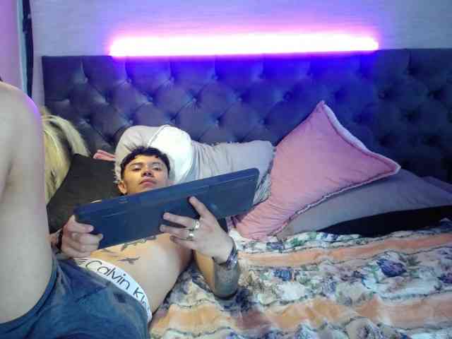 online live sex chat MidniightLove