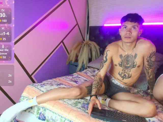 MidniightLove webcam