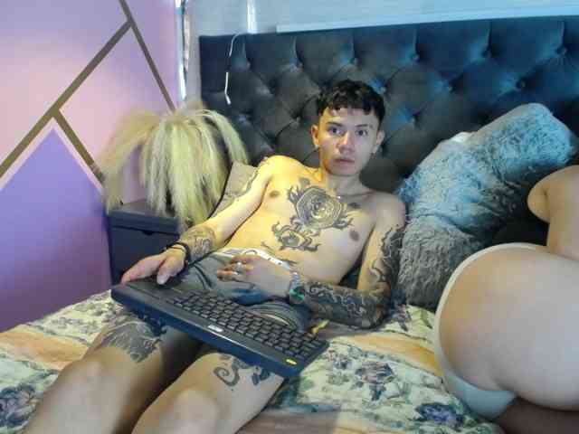 MidniightLove webcam