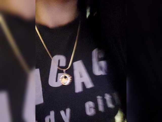 DiVona from BongaCams