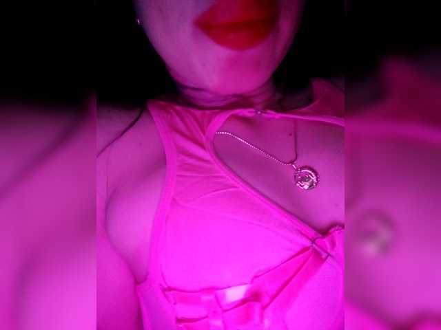 DiVona's BongaCams show and profile