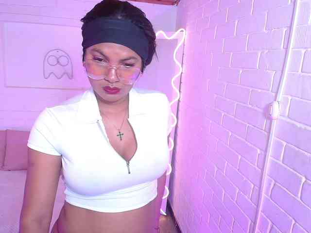 Lexy-tay webcam