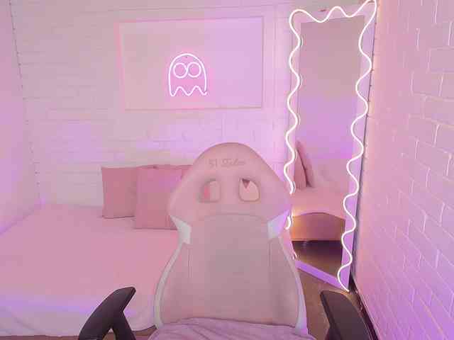 Lexy-tay webcam