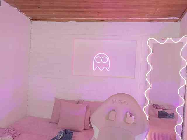 Lexy-tay webcam
