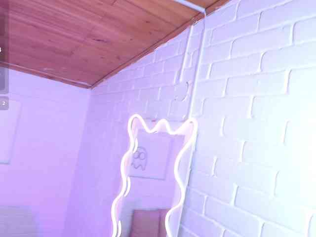 Lexy-tay webcam