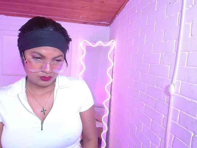 Lexy-tay webcam