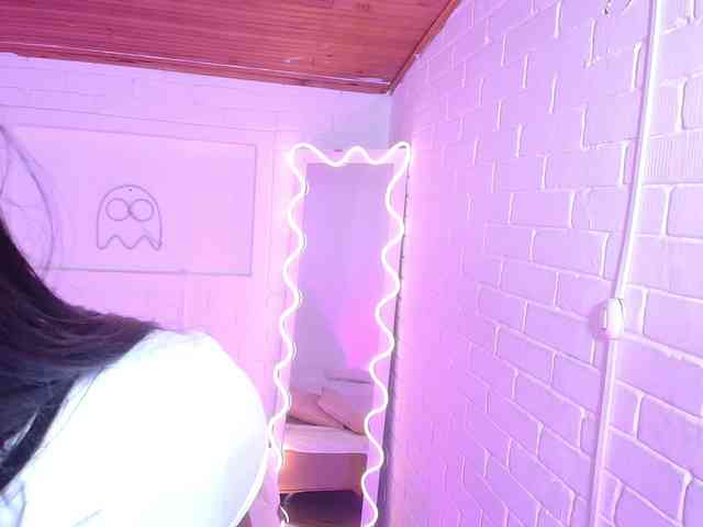 Lexy-tay webcam