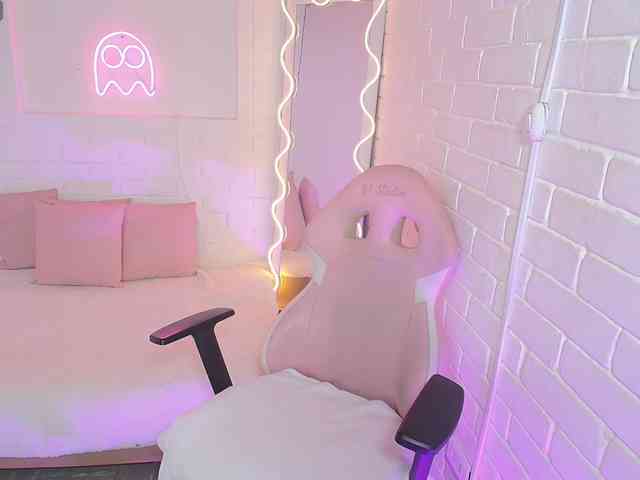 Lexy-tay webcam
