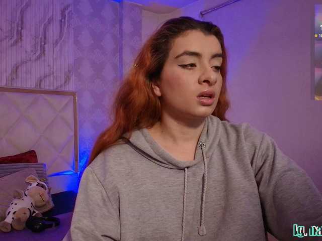 Naomy-tay1's BongaCams show and profile