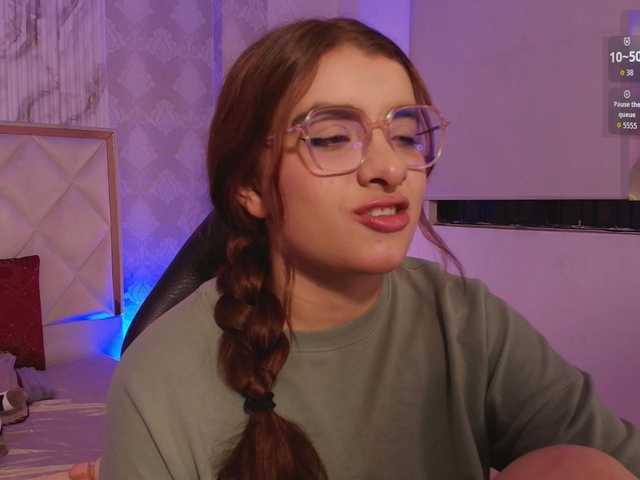 Naomy-tay1's BongaCams show and profile