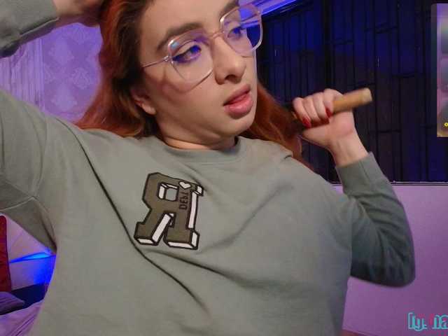Naomy-tay1's BongaCams show and profile