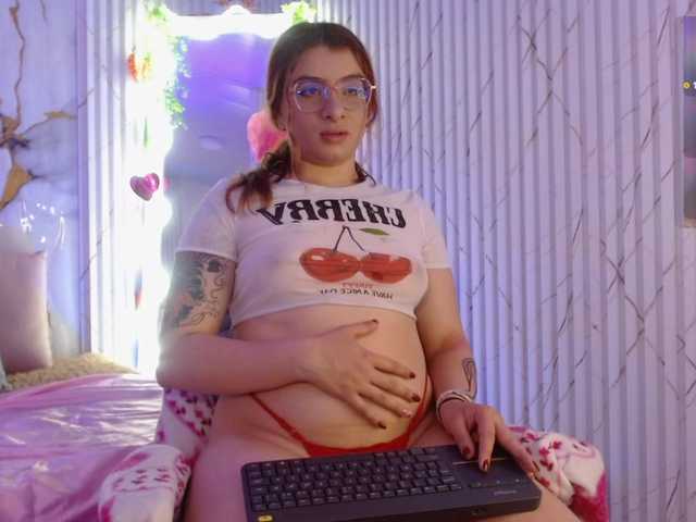 Naomy-tay1's BongaCams show and profile