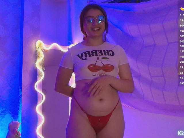 Naomy-tay1's BongaCams show and profile