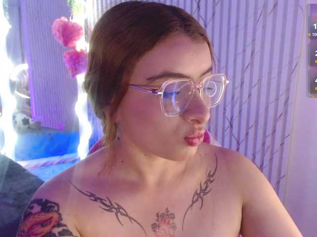 Naomy-tay1's BongaCams show and profile