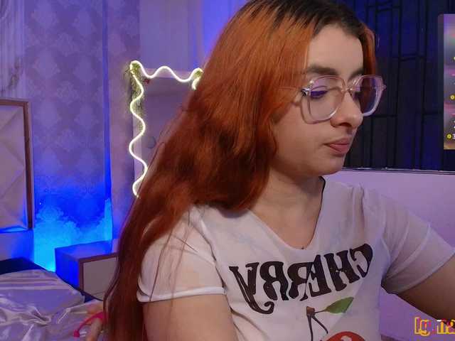 Naomy-tay1's BongaCams show and profile