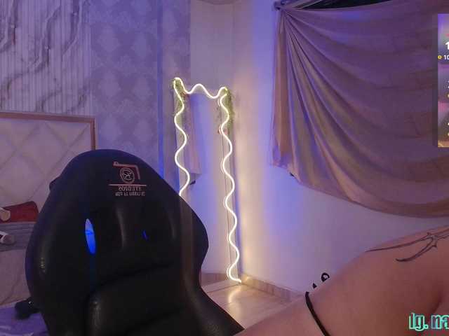 Naomy-tay1's BongaCams show and profile