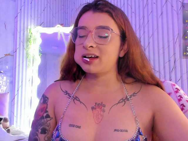 Naomy-tay1's BongaCams show and profile