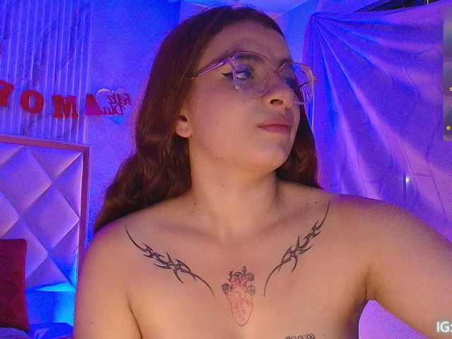 Naomy-tay1's BongaCams show and profile