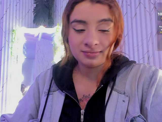 Naomy-tay1's BongaCams show and profile