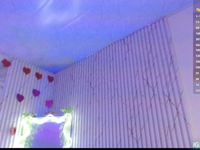 Naomy-tay1's BongaCams show and profile