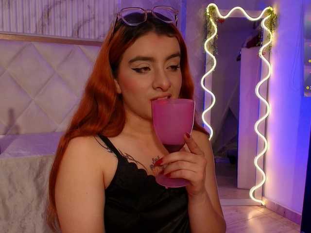 Naomy-tay1's BongaCams show and profile