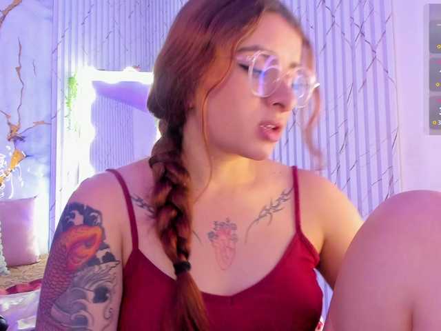 Naomy-tay1's BongaCams show and profile