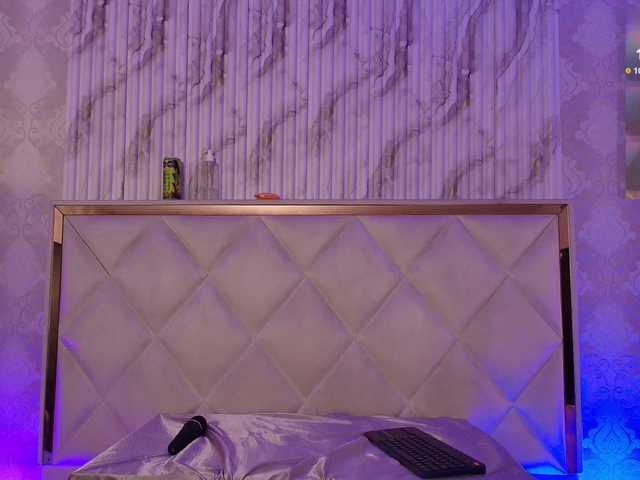 Naomy-tay1's BongaCams show and profile