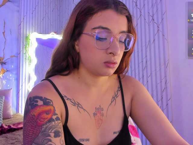Naomy-tay1's BongaCams show and profile