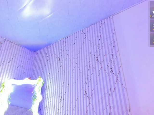 Naomy-tay1's BongaCams show and profile