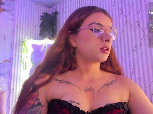 Naomy-tay1's BongaCams show and profile