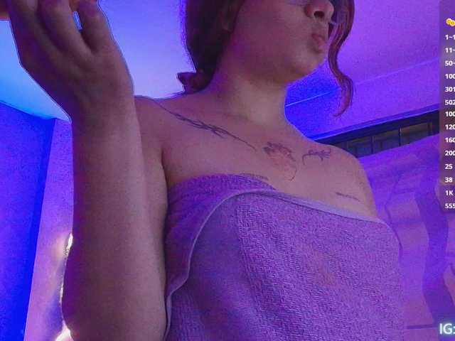 Naomy-tay1's BongaCams show and profile