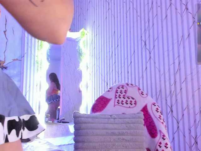 Naomy-tay1's BongaCams show and profile