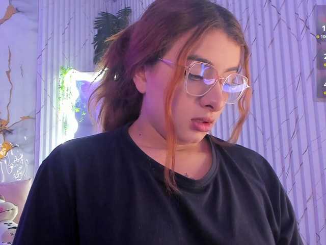 Naomy-tay1's BongaCams show and profile