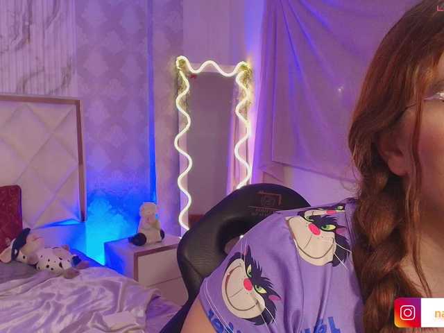 Naomy-tay1's BongaCams show and profile