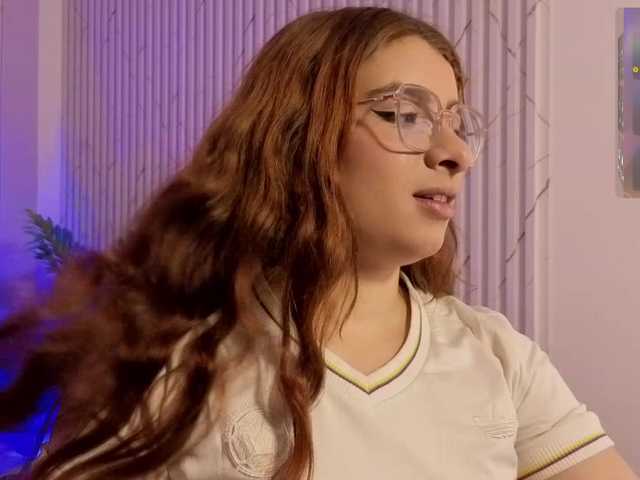 Naomy-tay1's BongaCams show and profile