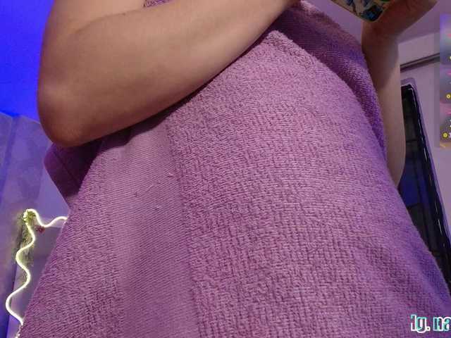 Naomy-tay1's BongaCams show and profile